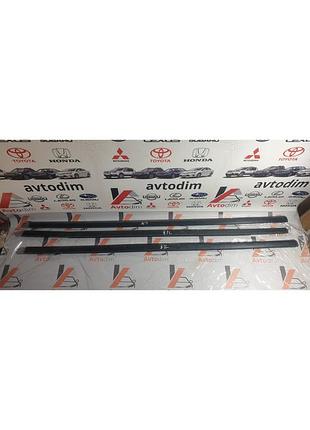 Молдинг скла задніх лівих дверей, зовнішніх mr487153 mitsubishi outlander 1