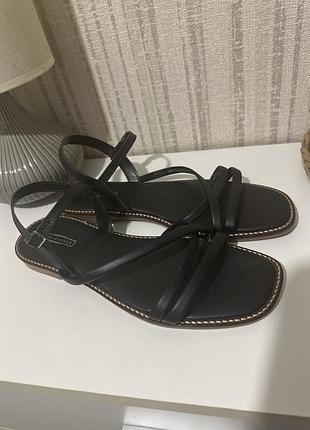 Жіночі босоніжки