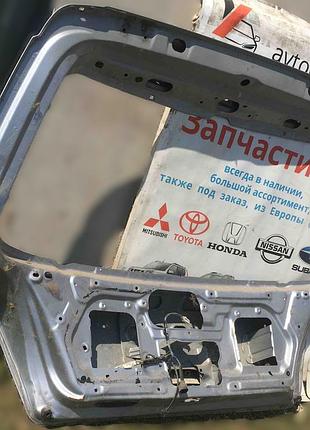 Крышка багажника темно-серая mr954463 mitsubishi outlander 1