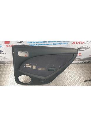 Панель обшивки задніх дверей права mn124746he mitsubishi outlander 1