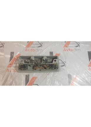 Плафон підсвітки салона передній mr330803 mitsubishi outlander 1