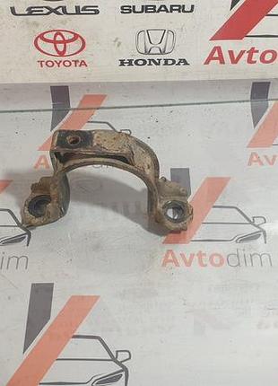 Кронштейн рулевой рейки 4551520270 toyota avensis t22 2.0 дизель