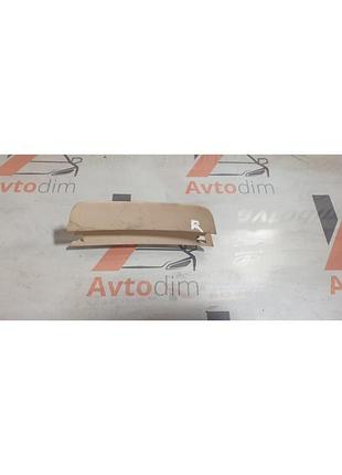 Заглушка накладки крышки багажника права 7230a796zz mitsubishi outlander 3 2012-2015