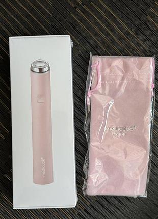 Міні-пристрій для домашнього догляду за шкірою medicube age-r booster pro mini
