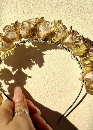 Обруч із квітами золотий білий колір ручна робота вінок троянди для волосся