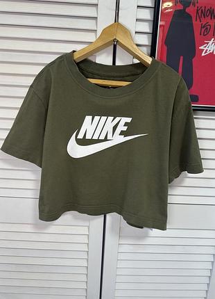 Жіноча футболка nike хакі вкорочена