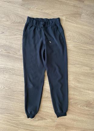 Спортивні штани lululemon р. 2