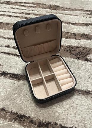 Шкатулка для прикрас / біжутерії