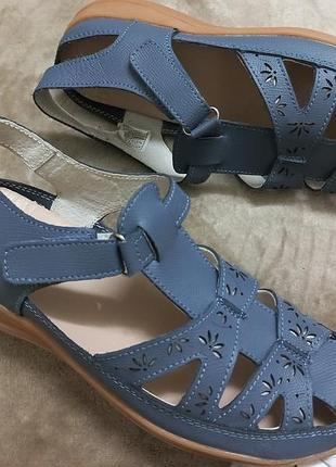 Босоножки-сандали кожа жен.41-40р.carvela италии