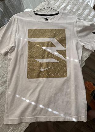 Футболка  nike