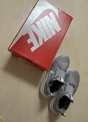 Кросівки підліткові