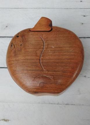 Шкатулка для украшений ручной работы.