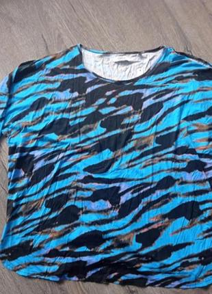 Прикольна футболка великого розміру.