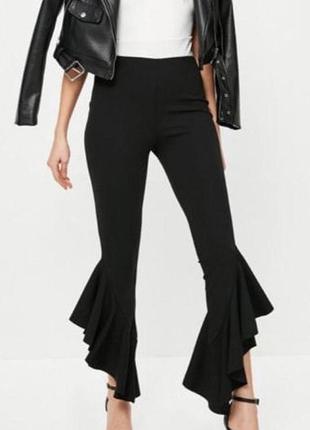 Стильні штани, логіни, чорні брюки з воланами від missguided
