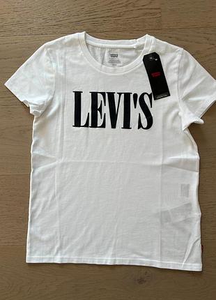 Нова футболка levis розмір s оригінал