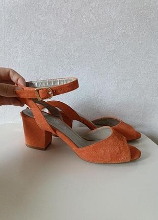 Босоножки натуральная замша 38 р