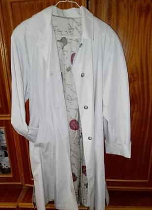 Продаю женский плащ.(52 размер)