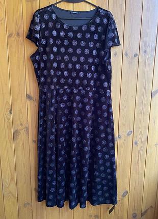 Платье велюровое новое,черного цвета в блестящий горошек,размер 20,фирмы roman.