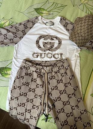 Двойной брендинг: комплект gucci x balenciaga