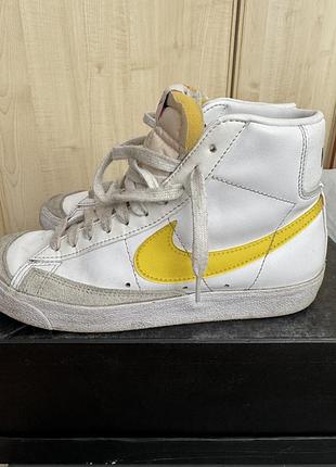 Жіночі кросівки nike