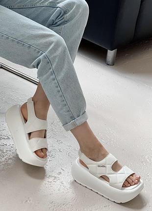 Жіночі спортивні босоніжки на платформі