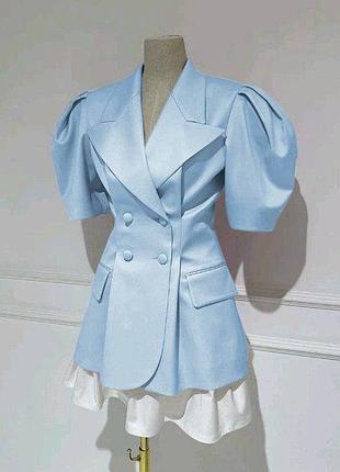 Женский костюм летний удлиненный пиджак с пышными объемными рукавами и юбка белая качественный