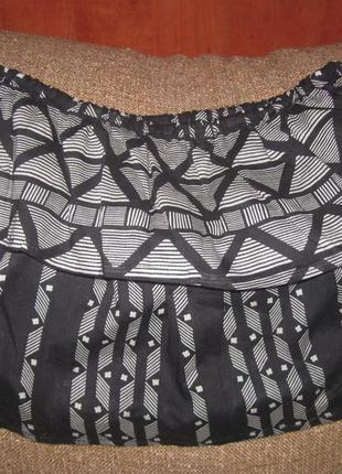 Топ cropped aztec с воланом черно-белый