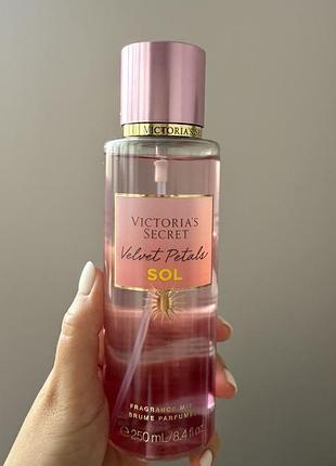 Парфумований спрей victoria sicret velvet petals sol 250 ml