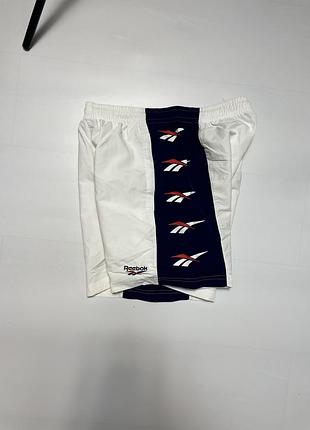 Нейлонові шорти reebok