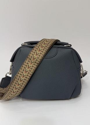 Универсальная женская сумочка из натуральной кожи в синем цвете