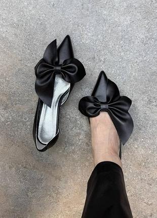 Черные кожаные лодочки на маленьком каблуке