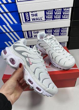 Nike tn plus white grey pink