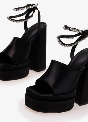 Женские атласные босоножки на высоком каблуке и платформе