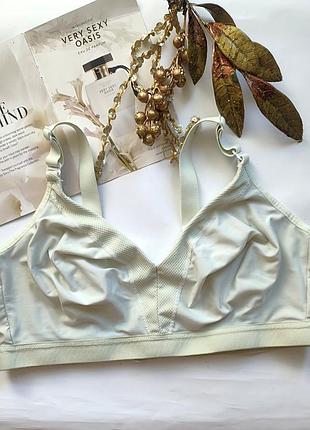 Triumph 95d м'який бюстгальтер спортивний топ без кісточок triathlon