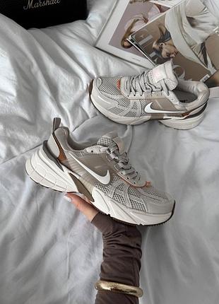 Кросівки nike runtekk being / cream