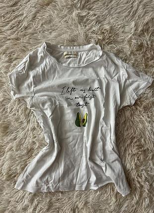 Футболки жіночі