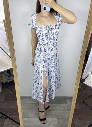 Неймовірна мила ніжна міді сукня сарафан у квітковий принт з розрізом на ніжці