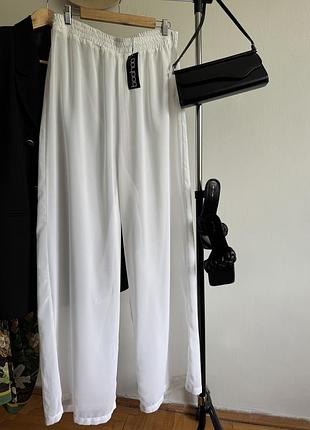 Прозор і шифонові палаццо