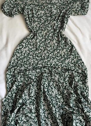 Сукня в квіти