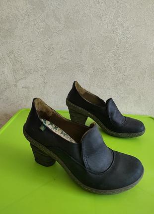 Шикарні неординарні шкіряні жіночі туфлі іспанського бренду