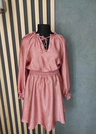 Платье легкое стильное