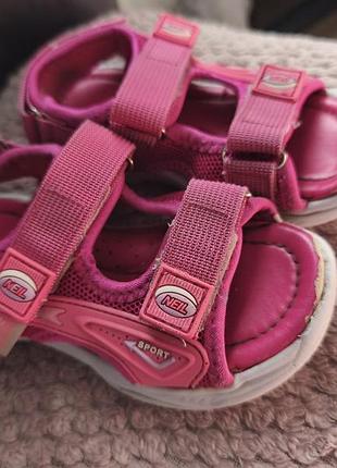 Босоножки, сандалии для девочки 26 р