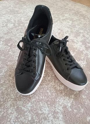 Кросівки  оригінал майкл корс