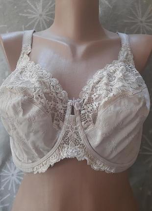 Бюстик жакардовый на косточках мягкая чашка. marks spencer