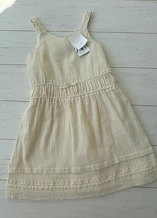 Дуже гарна сукня на дівчинку