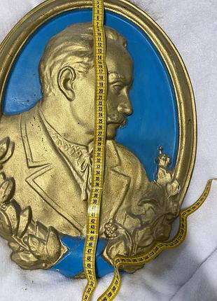 Барельєф франка та шевченка