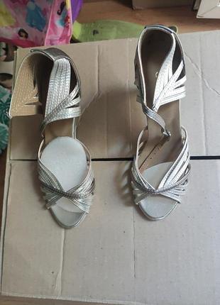 Босоножки для танцев