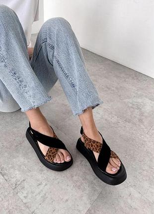 Босоніжки замшеві з леопардовим принтом