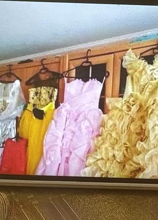 Продаються плаття для дітей віком від 1 року