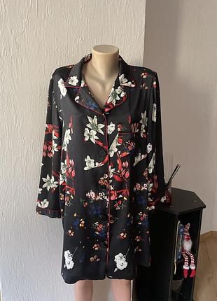 Подовжений жакет, блуза в піжамному стилі від zara l